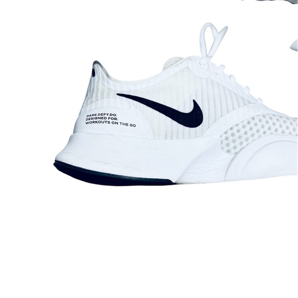 Nike - Picture 5 of 6